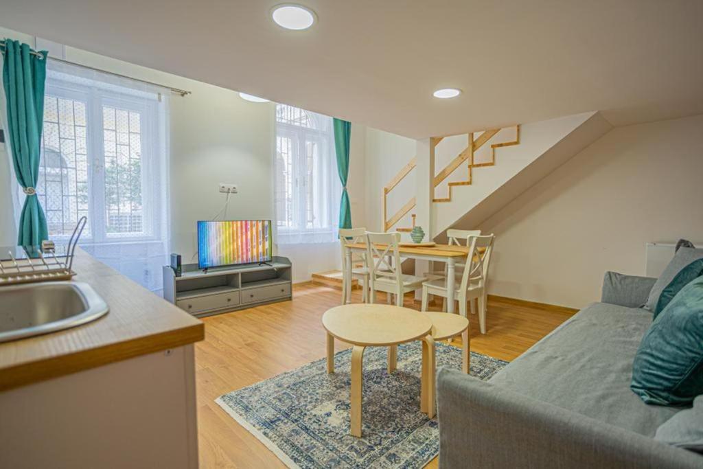 Boutique Apartment In Akacfa Street Budapeşte Dış mekan fotoğraf