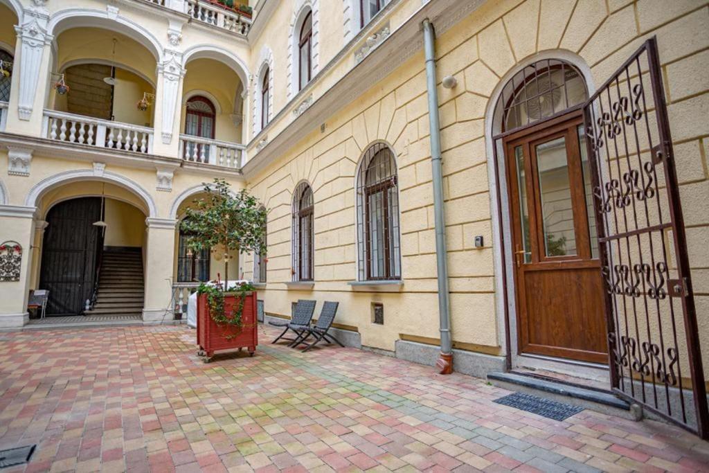 Boutique Apartment In Akacfa Street Budapeşte Dış mekan fotoğraf